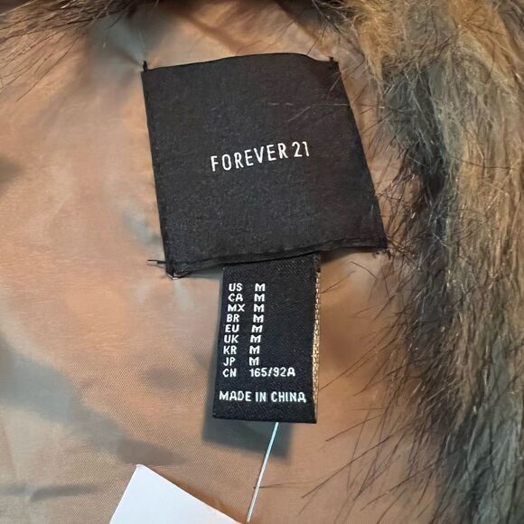 NWT! Forever 21 faux fur vest - Picture 4 of 9
